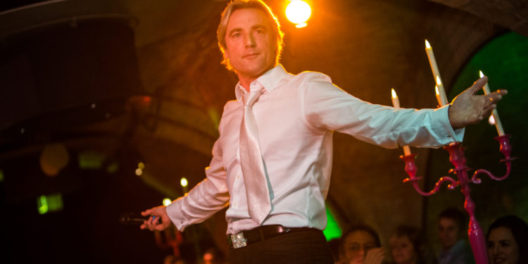 9 Questions with Geoff Sewell