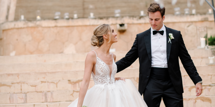 Inside: A Super Stylish Spanish Wedding