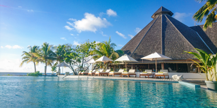 Honeymoon Review: Denis Private Island ￼