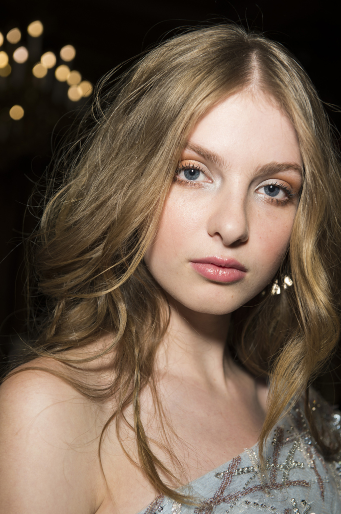 How To Have The Perfect Wavy Hair For Your Wedding Day - The Wedding Edition How To Have The Perfect Wavy Hair For Your Wedding Day - The Wedding Edition