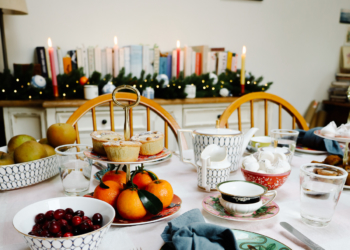 How To Use Mix-And-Match To Style Your Table This Christmas