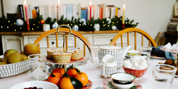 How To Use Mix-And-Match To Style Your Table This Christmas