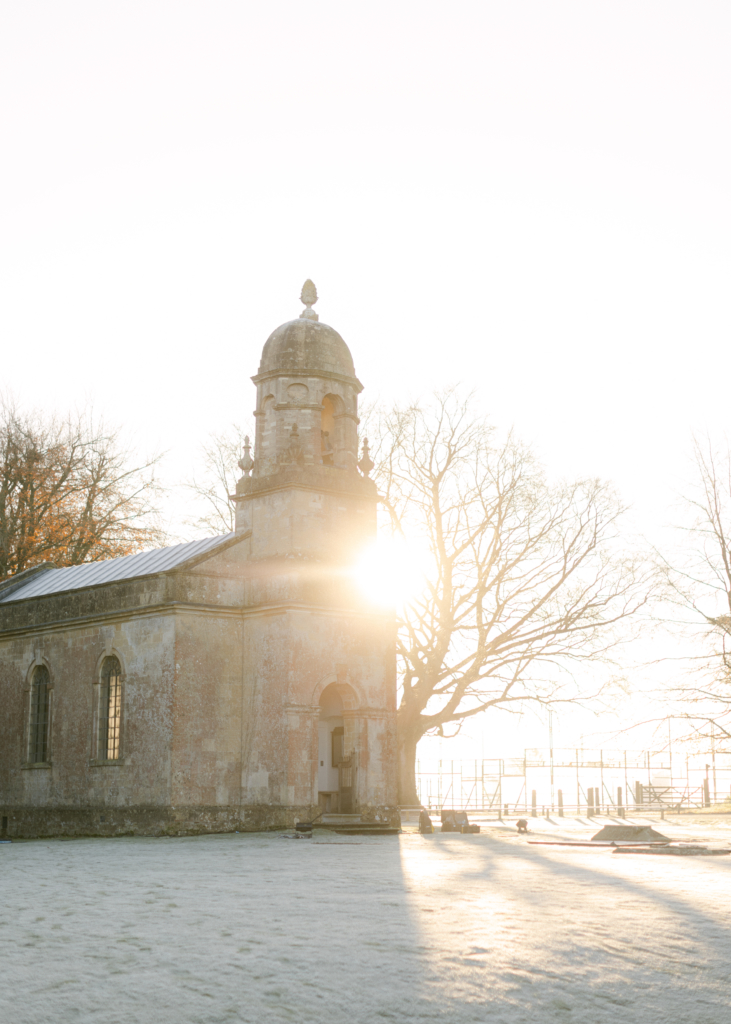 A Winter Wedding With A Cabaret Dinner