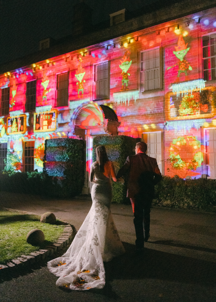 A Winter Wedding With A Cabaret Dinner