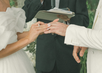 Celebrant vs Registrar: How Do You Know What’s Right For You?