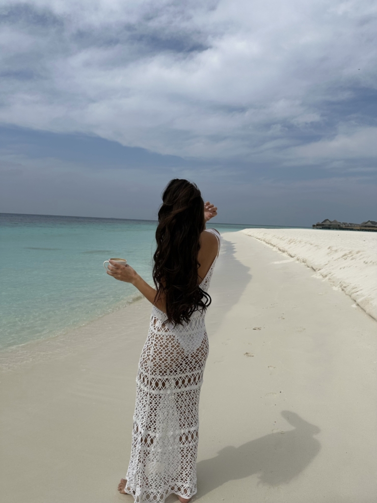 The Wedding Edition's Hair & Style Editor, Anisa Sojka, at Joali Maldives