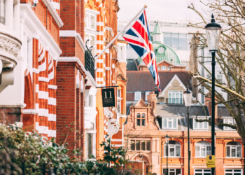 Honeymoon Review: 11 Cadogan Gardens