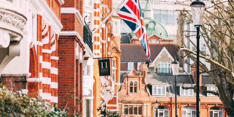 Honeymoon Review: 11 Cadogan Gardens