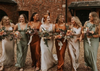 What Your Bridesmaids Should (And Shouldn’t) Pay For