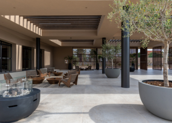 Honeymoon Review: Pnoé Breathing Life, Crete