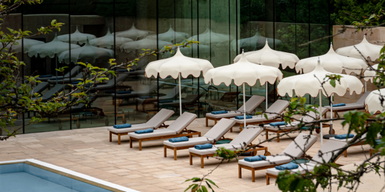 Honeymoon Review: Cowley Manor Experimental