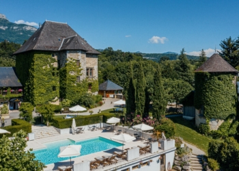 Honeymoon Review: Purple Summer’s Château de Candie 