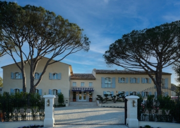 Honeymoon Review: Arev St Tropez