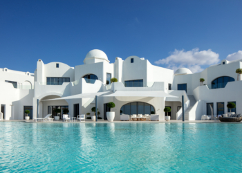 Honeymoon Review: Anantara Santorini Abu Dhabi Retreat