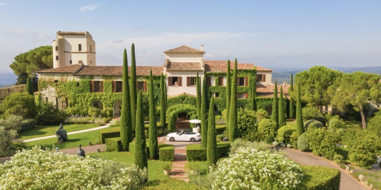 Is Château Saint-Martin & Spa The Wedding Venue For You?