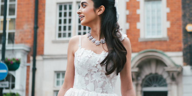 Inside: An Effortlessly Chic Marylebone Town Hall Wedding
