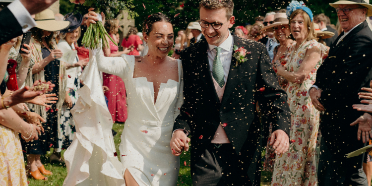 Inside: A Delightfully English Countryside Wedding In Oxfordshire