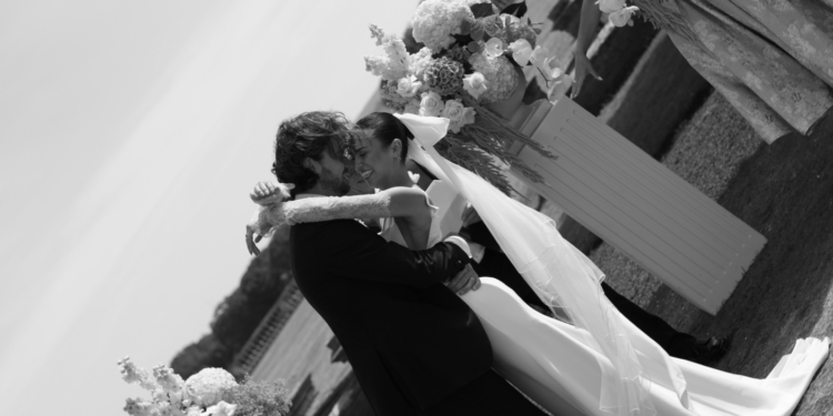 11 Iconic Wedding Photo Ideas