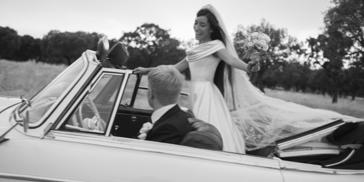 Inside: A Bilingual Wedding Rooted In Heritage And Romance