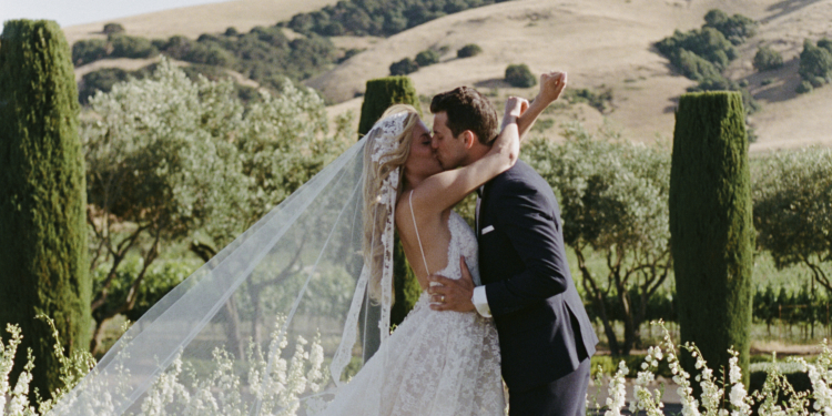 Inside: Dacey Trotta and Dylan Ix’s Intimate, Sun-Drenched Wedding At Viansa Winery, California
