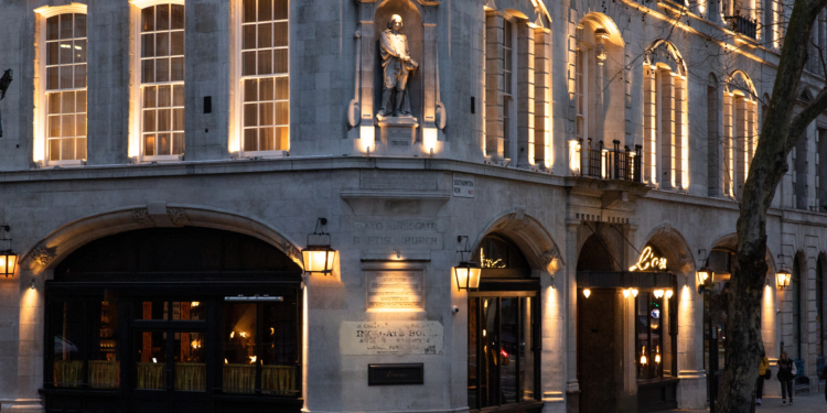 Honeymoon Review: L’oscar London